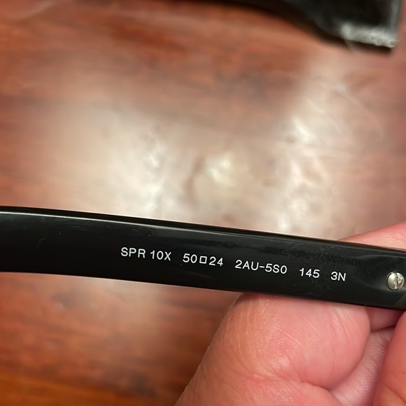 Prada - Picture 7 of 9